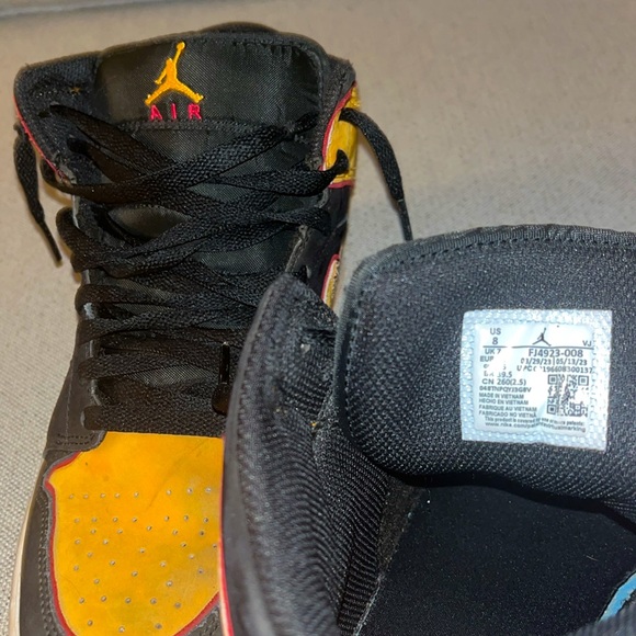 Nike Air Jordan 1 - Picture 2 of 3